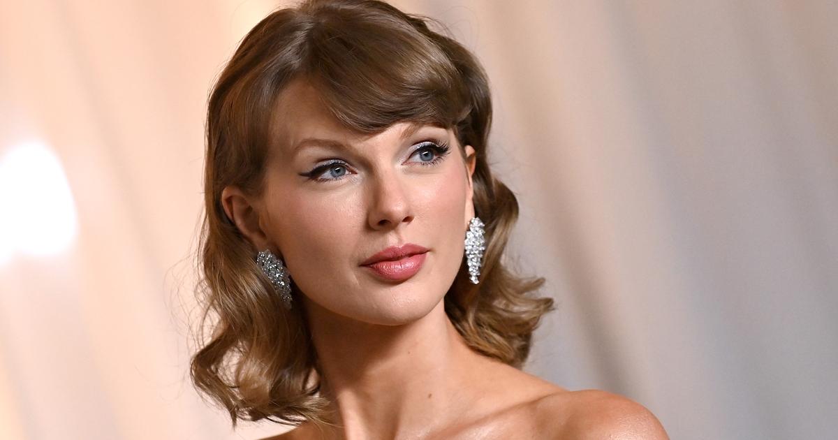 Taylor Swift chante devant Kim Kardashian, Hailey Bieber et Steven Spielberg