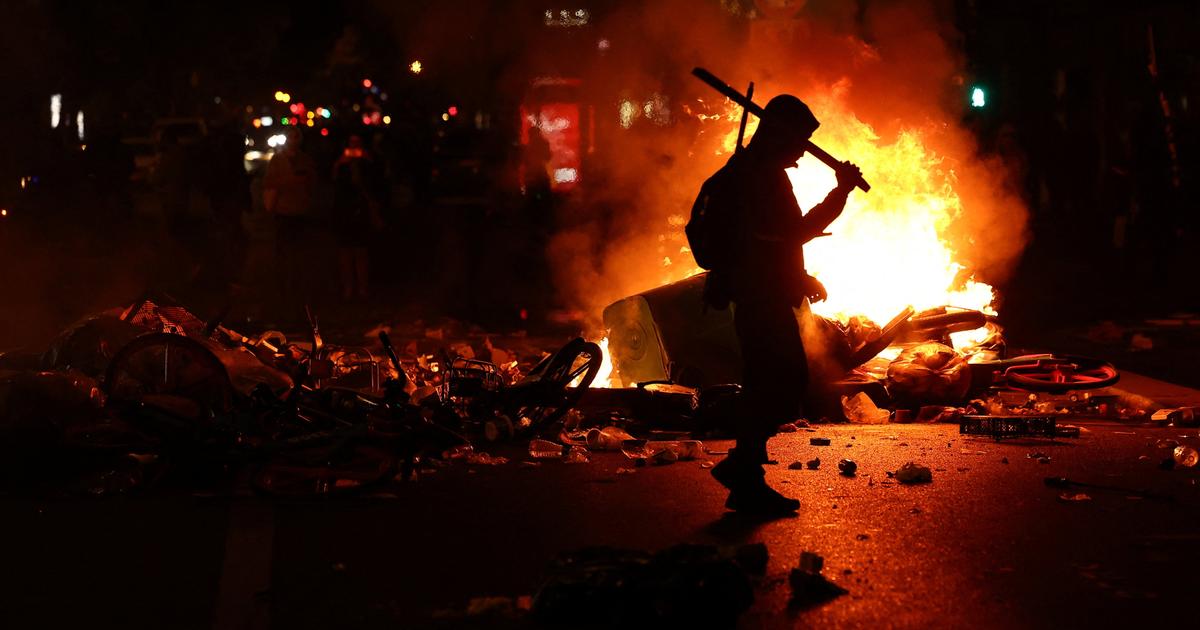 Immeuble d’habitation assiégé, matraques de police volées, riverains sans défense… Paris en proie à une deuxième nuit d’«insoutenables» saccages