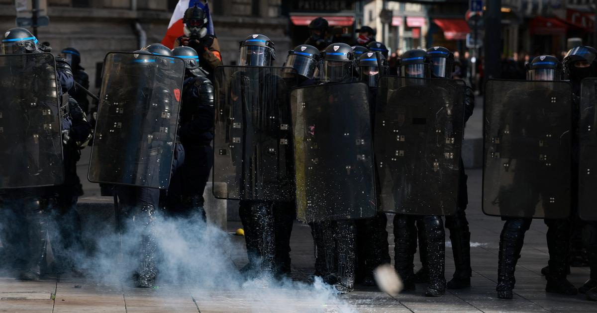 Maintien de l’ordre : faut-il davantage «aller au contact» ?