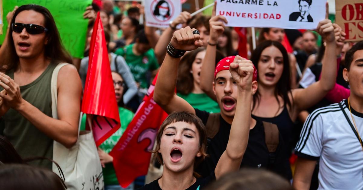 Pays endettés, malaise existentiel de la jeunesse… Dans le sillage de la France, pourquoi la contestation sociale a gagné toute l’Europe
