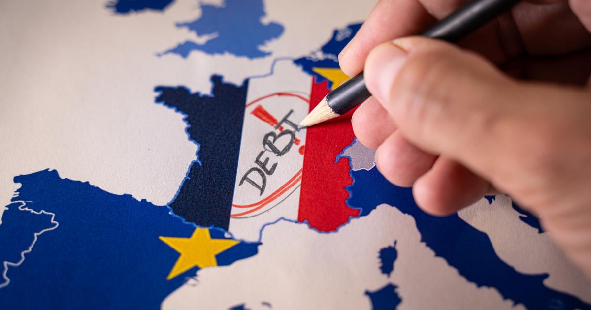 Moody's maintains France rating as French borrowing costs drop