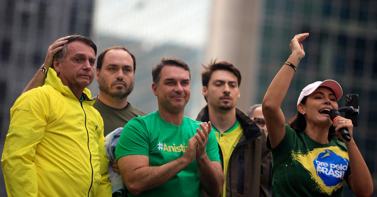 Exil, prison, soupçons de détournement de fonds… Derrière la fuite rocambolesque de Flavio Bolsonaro, les casseroles d’une dynastie brésilienne
