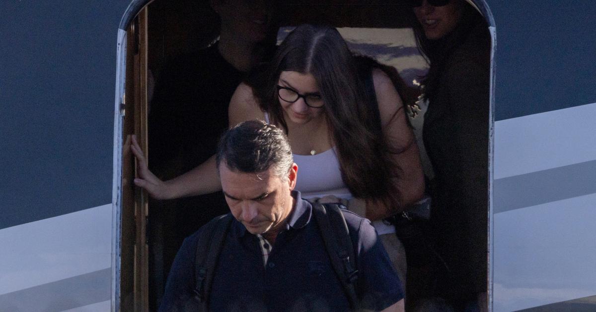 Flavio Bolsonaro a fui le Brésil dans un avion payé depuis un compte bancaire aux États-Unis
