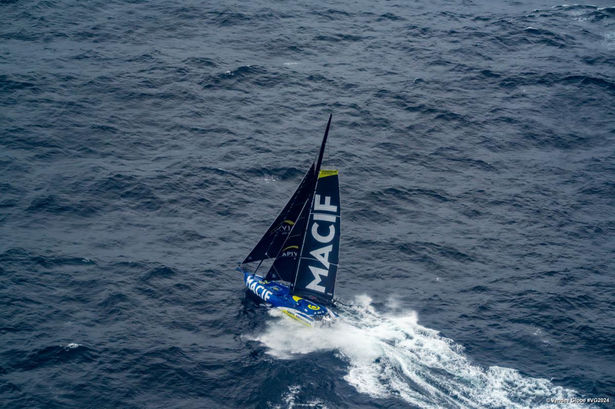 Vendée Globe : Charlie Dalin revient dans le sillage de Yoann Richomme