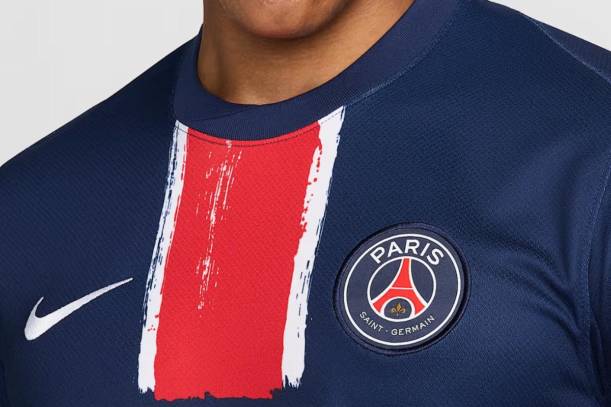 Le maillot du PSG de la saison historique est en promotion sur le Nike Store : attention, le stock fond chaque minute
