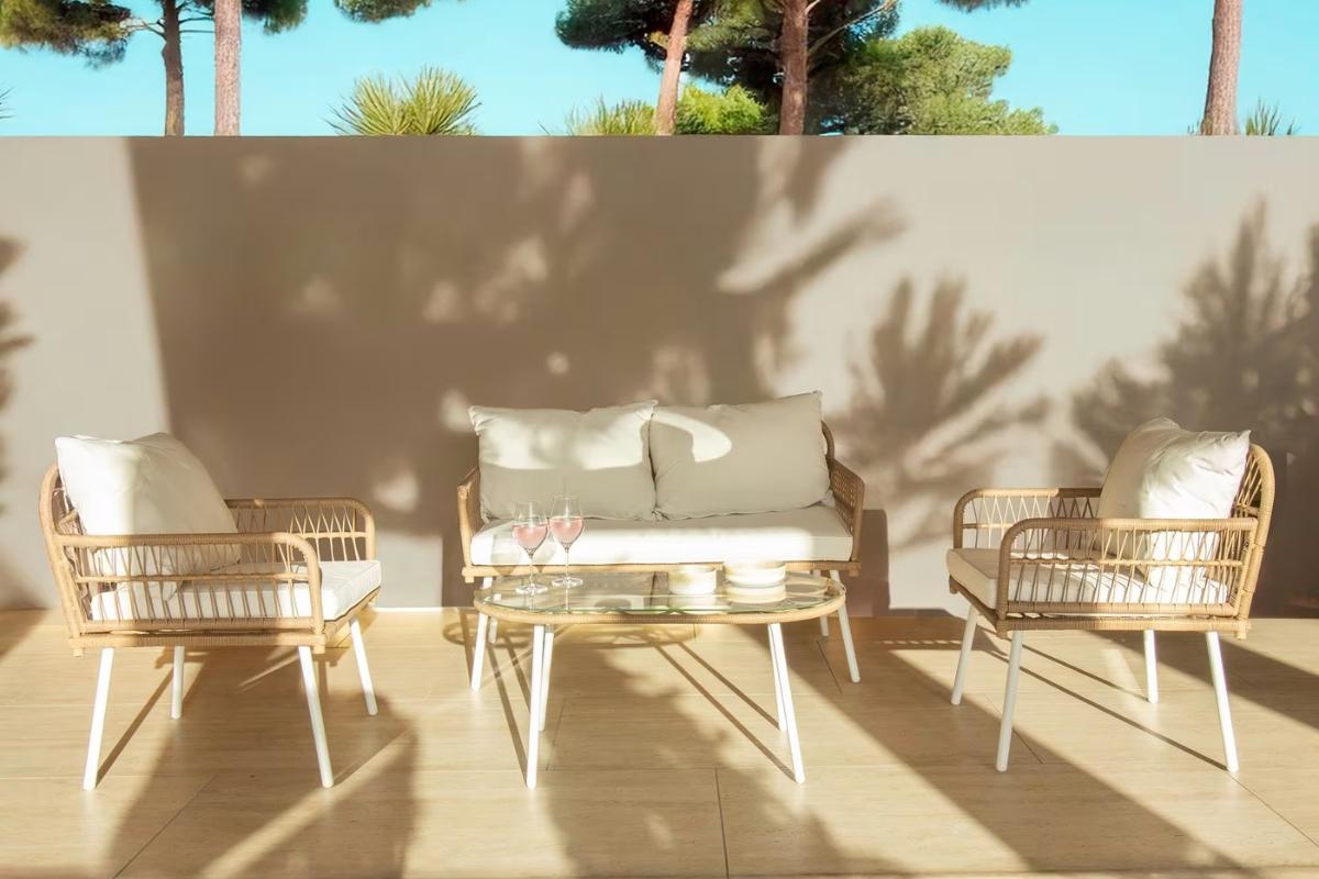 Salons de jardin en soldes chez Maisons du Monde : voici 3 modèles à prix serré