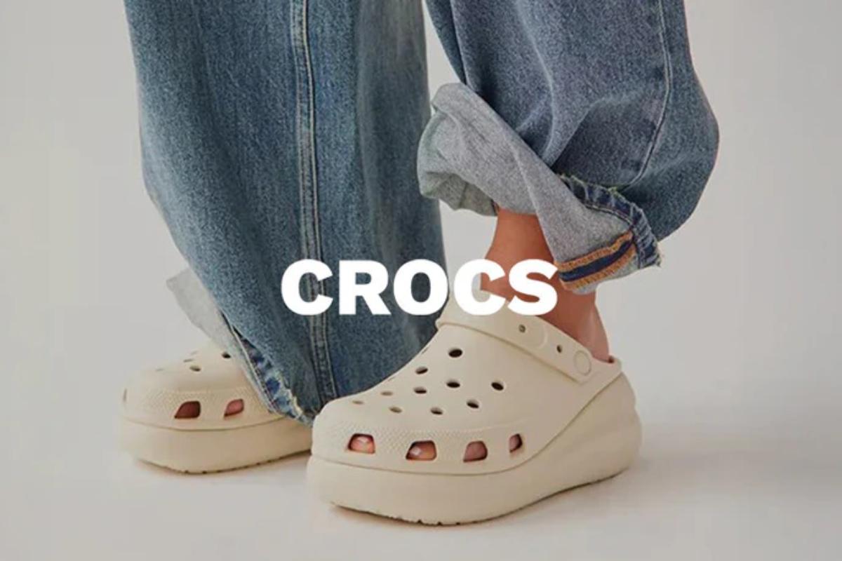 Vente privée Crocs : trois modèles iconiques à prix cassés qui donne le ton pour cet été