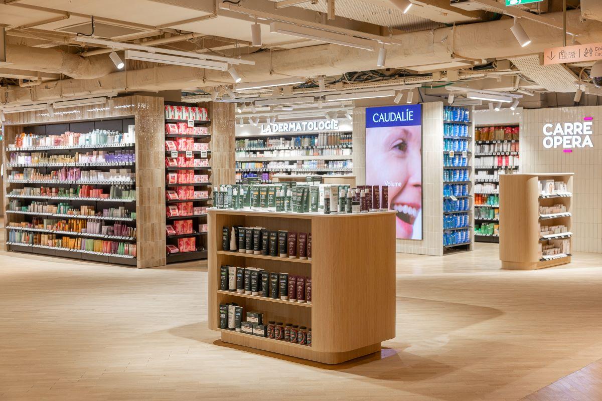 De plus en plus grandes, de plus en plus chères : quand les pharmacies deviennent de véritables supermarchés dédiés à la santé