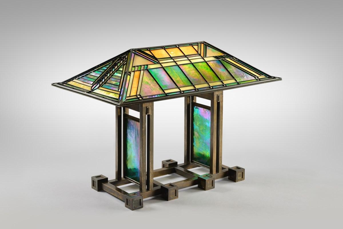 Mais pourquoi les lampes de cet architecte star valent des millions, plus que la plupart de ses maisons?