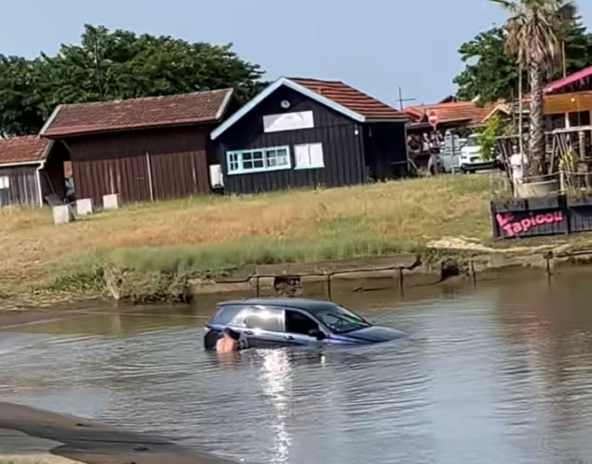«Tout s’est fait à l’instinct» : en Gironde, des passants sauvent de la noyade un automobiliste tombé à l’eau avec sa voiture