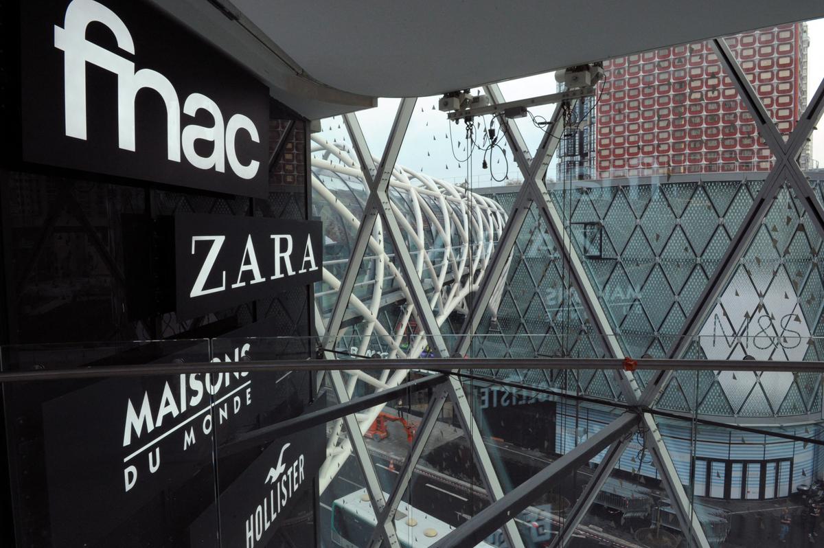 Beaugrenelle, premier centre commercial français à accepter les paiements  en cryptomonnaies ce mercredi