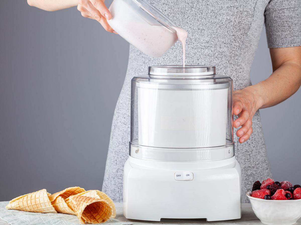 Sorbetière Électrique 2L Avec Couvercle Transparent – Machine à Glace Et Sorbet En Acier Inoxydable – Préparez Crème Glacée, Sorbet Et Yaourt Glacé Maison Facilement