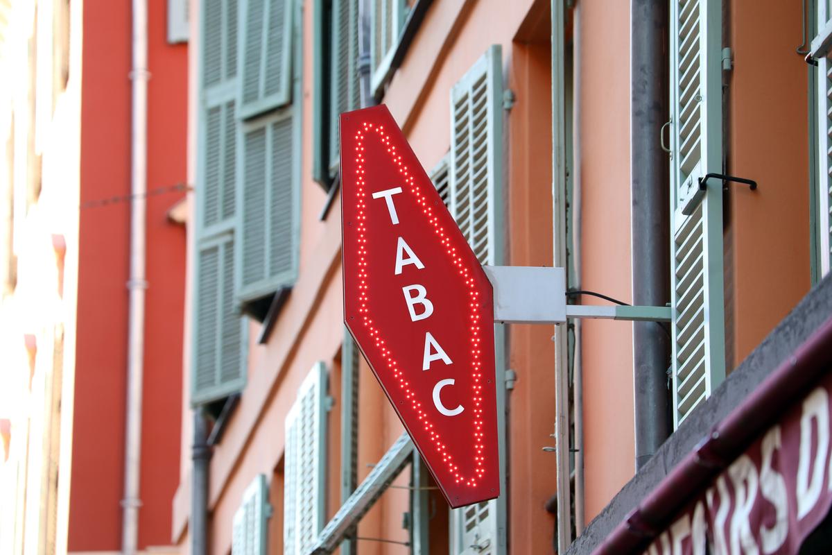 a arrive par rafale  : une nouvelle srie de vols frappe les bureaux de  tabac en Loire-Atlantique