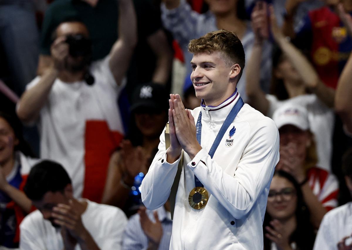 fanion wimpel pennant JEUX OLYMPIQUES PARIS 2024 LEON MARCHAND NATATION