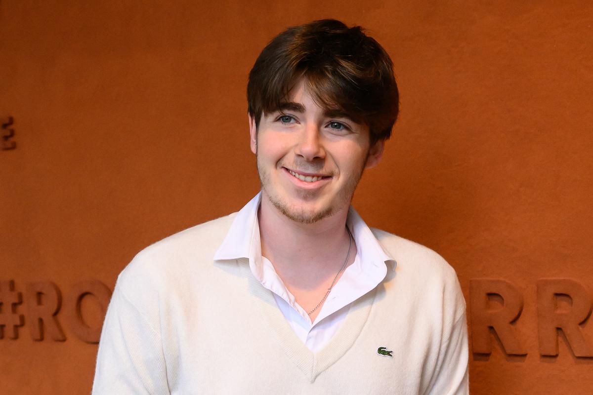 Oscar, le fils brillant et déterminé de Patrick Bruel et Amanda Sthers,  devenu neuroscientifique