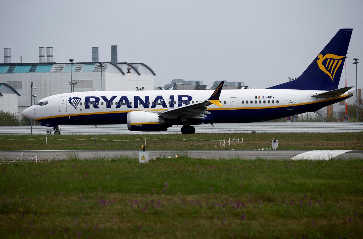 Espagne : un homme en tat d'ivresse dbarqu d'un avion aprs avoir allum  une cigarette