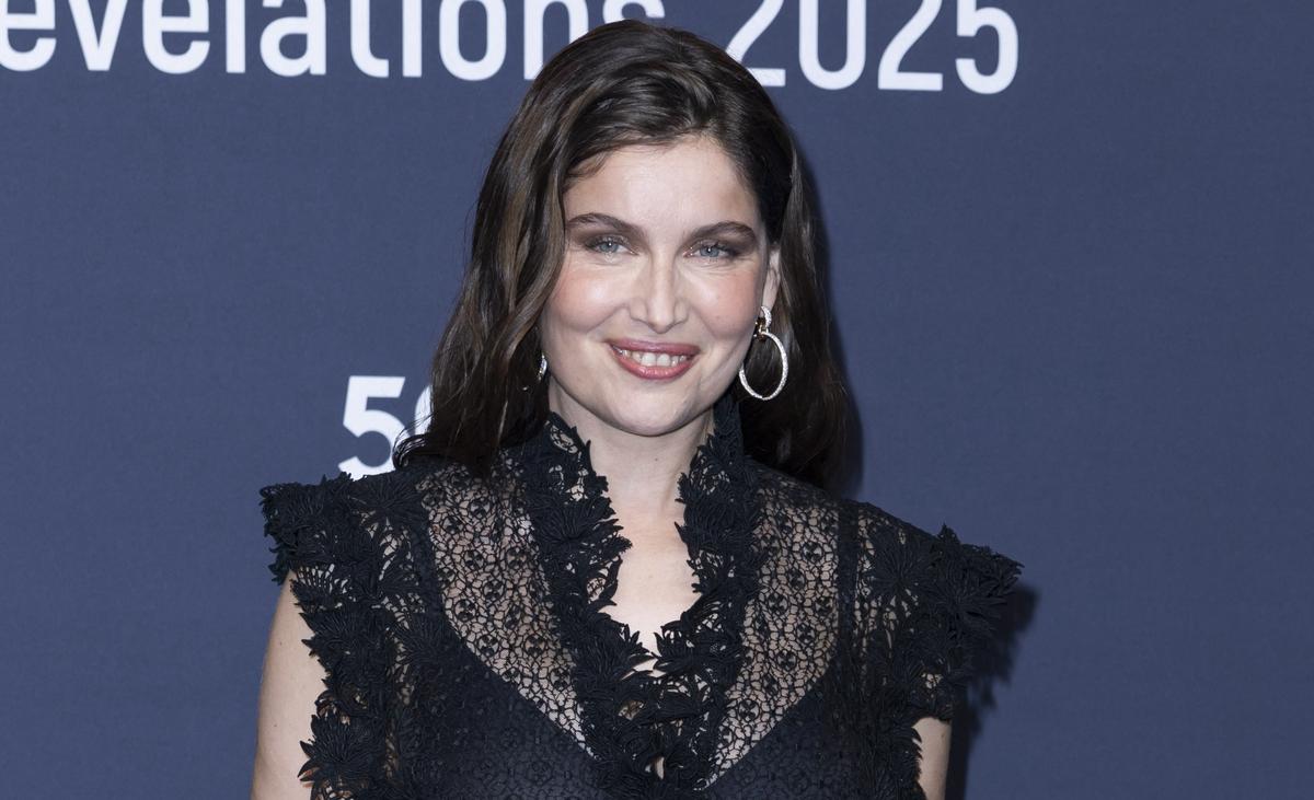 Laetitia Casta Dévoile Sa Silhouette De Rêve En Robe à Paillettes Et Babies Flashy 2127107 Laetitia Casta Dévoile Sa Silhouette De Rêve En Robe à Paillettes Et Babies Flashy 2127107