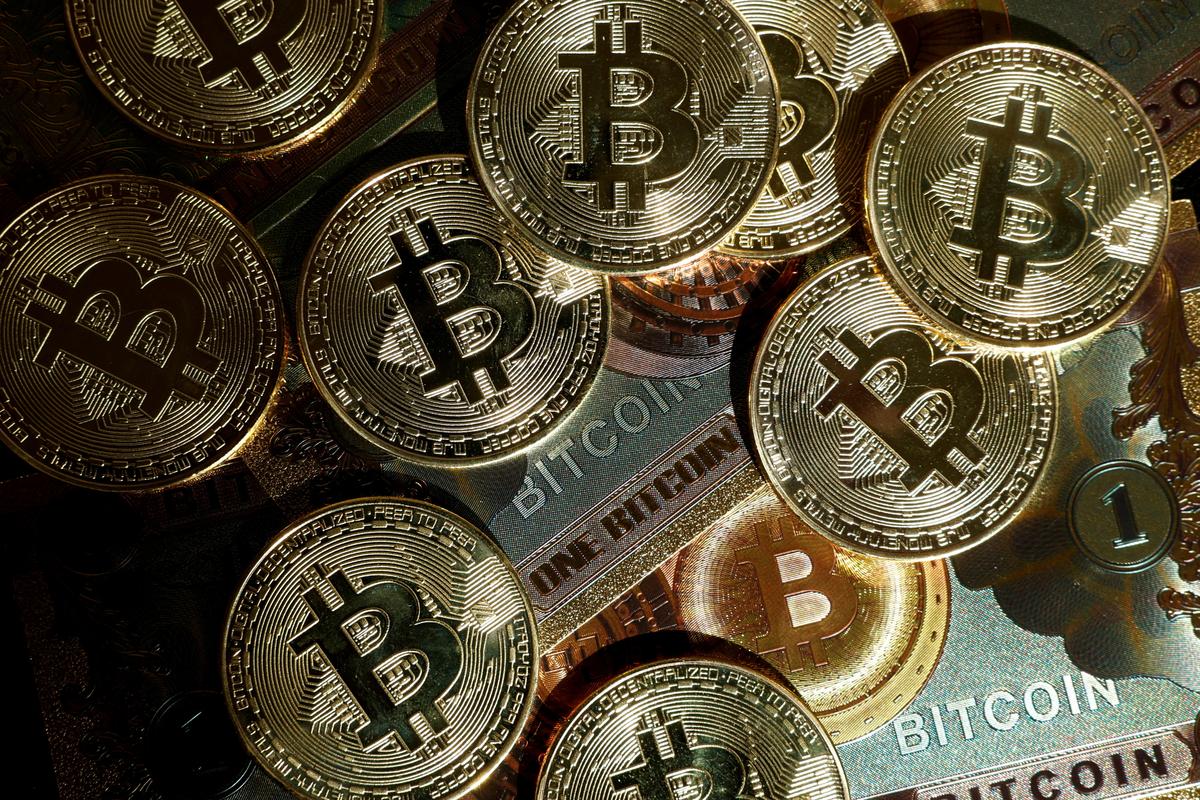Le bitcoin bat un nouveau record à plus de 111.000 dollars, porté par un  optimisme sur sa réglementation