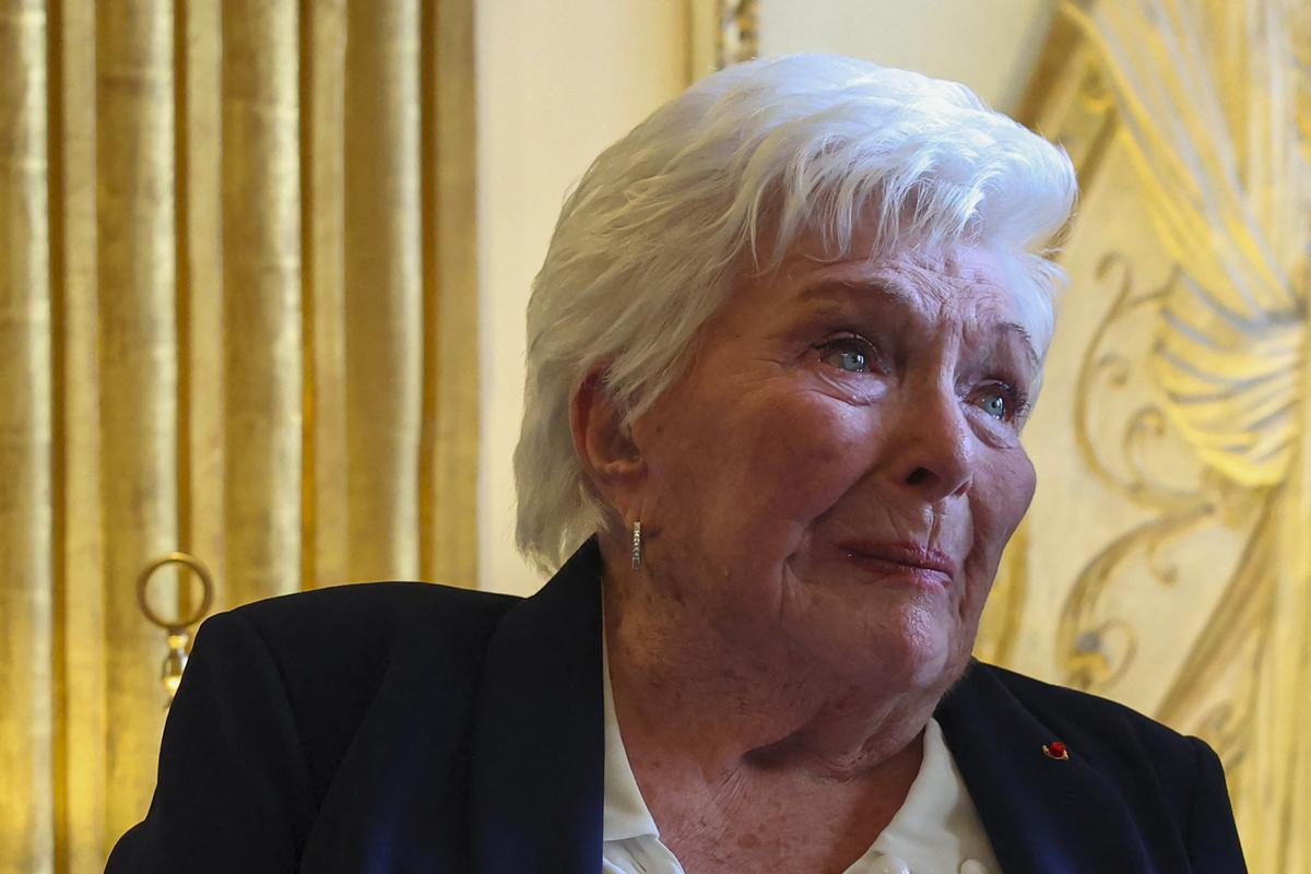 Line Renaud fête ses 97 ans de p'tite folie