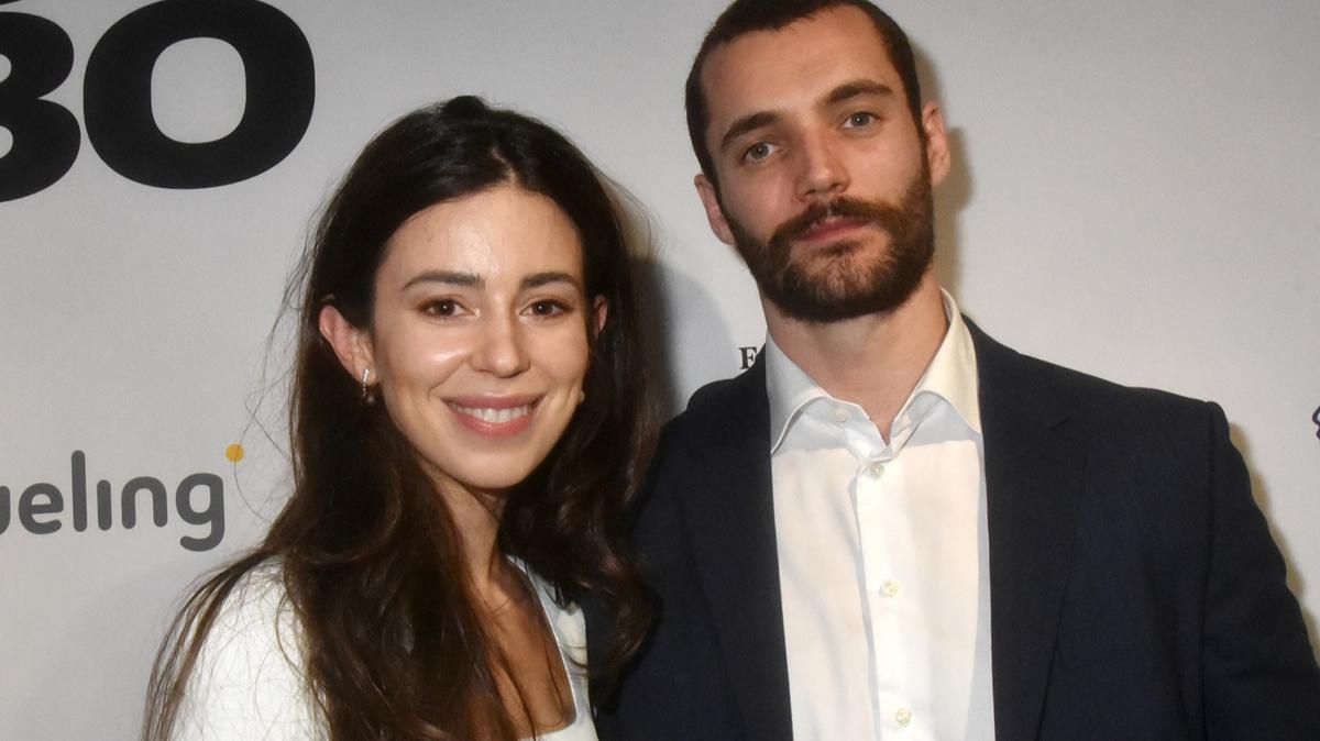 Mon” fils arrive» : Natali Husic, l'épouse de Louis Sarkozy, dévoile une photo de son baby bump sur une plage à Menton