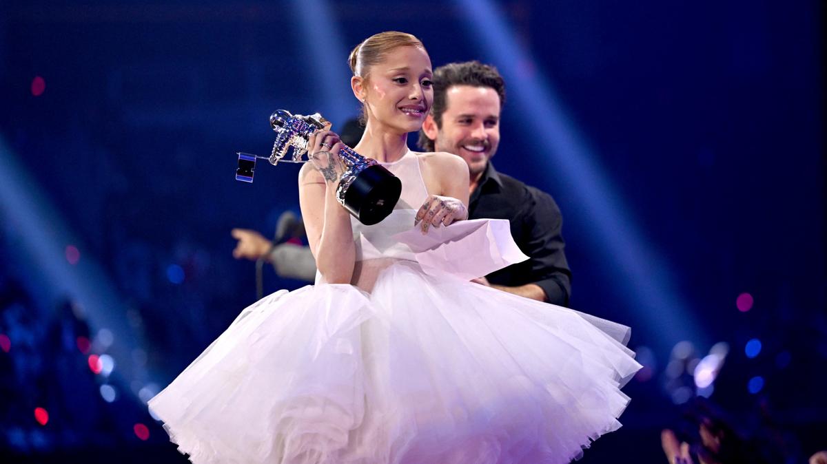 a dance of seduction