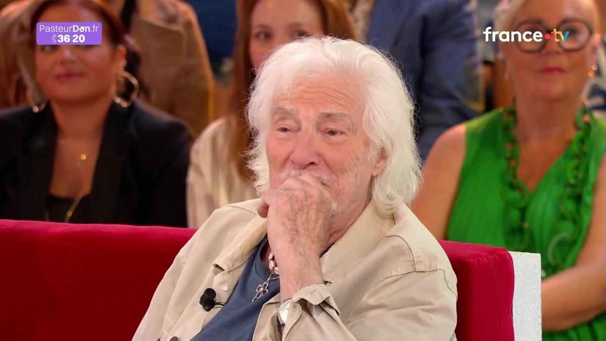 “Grâce à elle, je suis là” : face à Michel Drucker et Mireille Dumas, Hugues Aufray rend un tendre hommage à sa femme Murielle