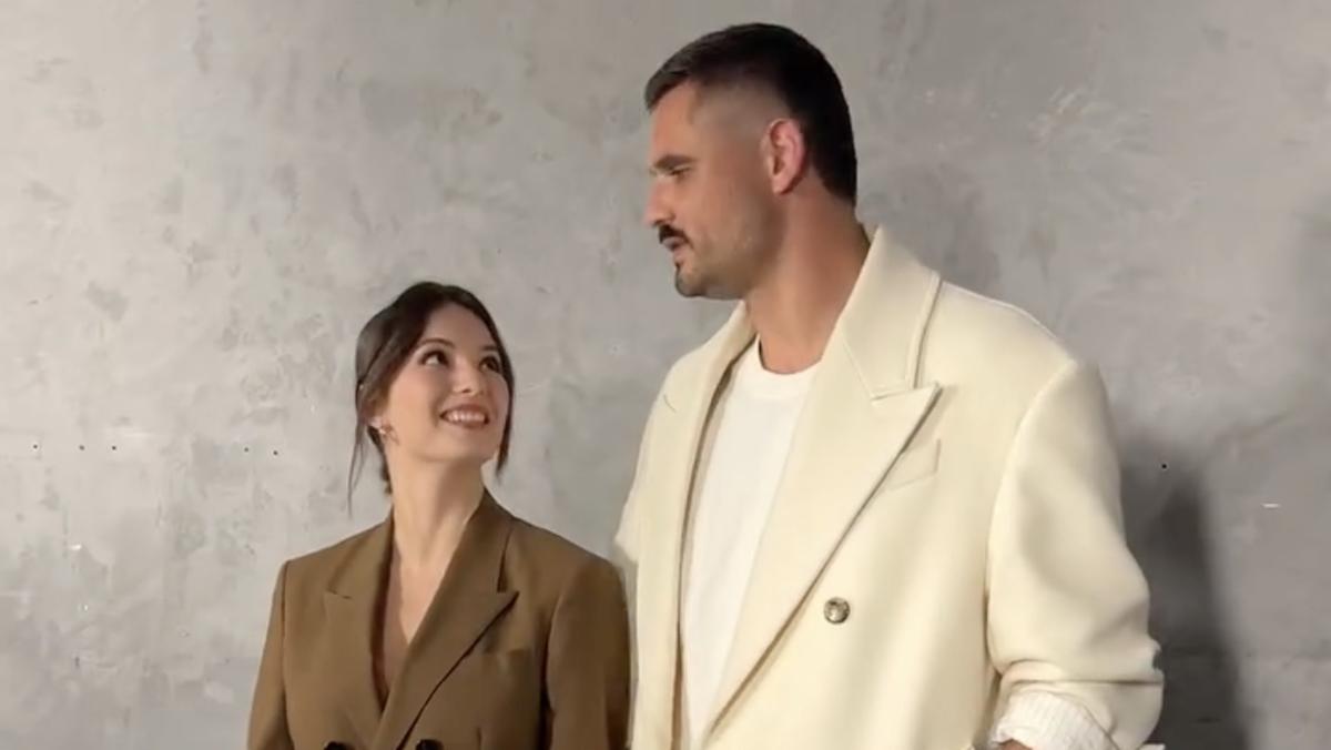 Florent Manaudou et Elsa Bois complices au défilé Ami, le mercredi 21 janvier 2026.