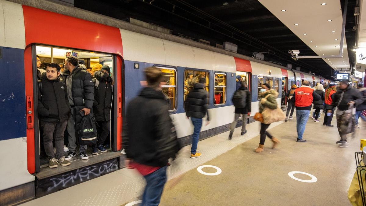 RER B: trafic perturbé après un incendie au nord de Paris