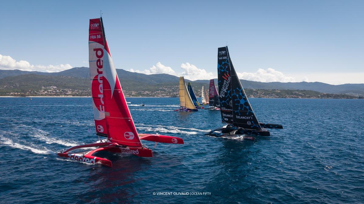 Trimaran Ocean Fifty en mer