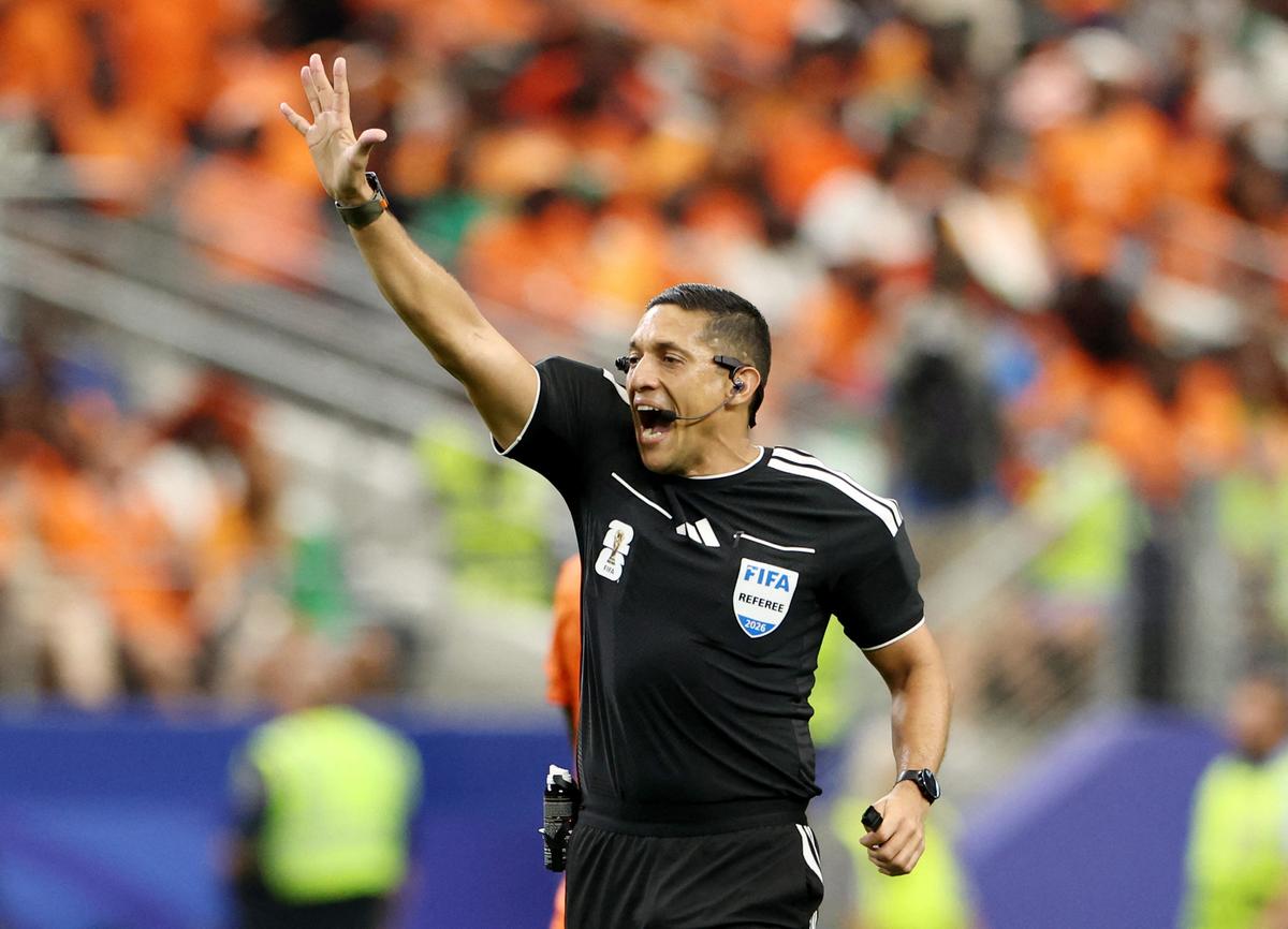 Jesus Valenzuela arbitre international