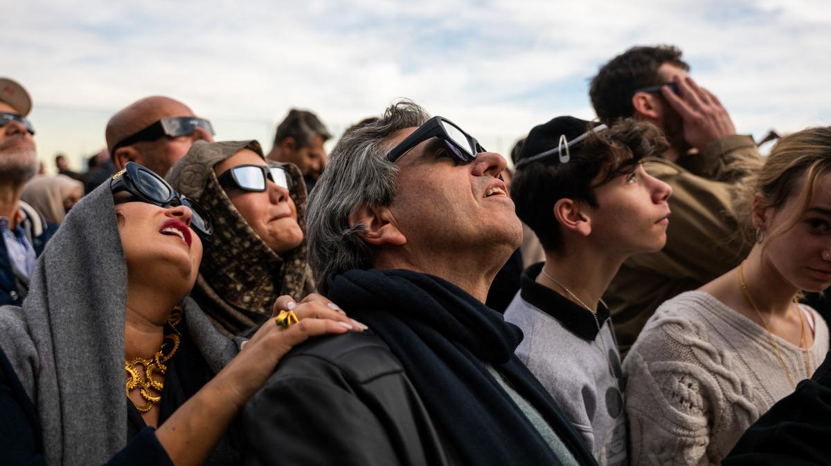 Des visions de Paco Rabanne à la disparition brutale de la gravité « prédite par la Nasa »... L’éclipse solaire, objet de tous les fantasmes