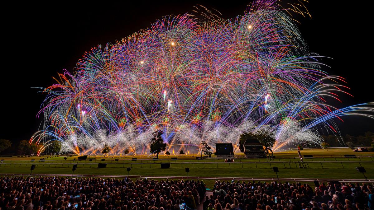 «Création artistique» ou «divertissement d’un autre temps» : quel avenir pour les feux d’artifice ?
