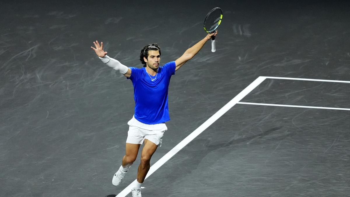 Tennis : Carlos Alcaraz se qualifie au 2e tour dans la douleur à Tokyo