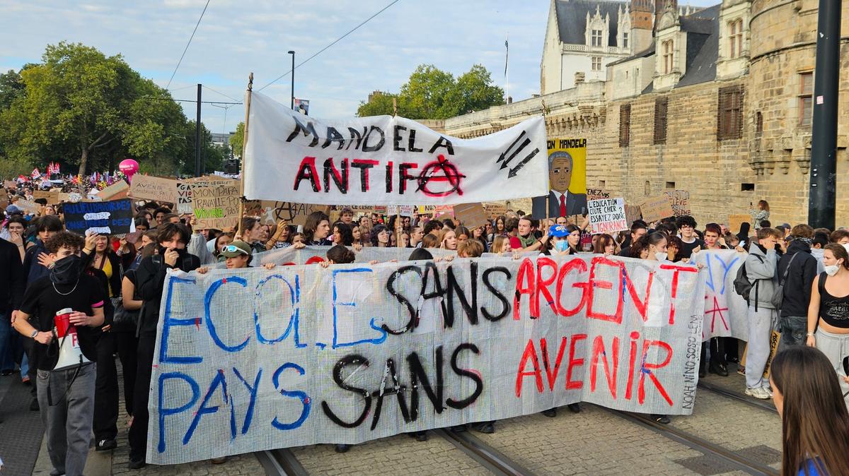 « Pas là pour provoquer les flics » : à Nantes, les lycéens gardent leurs distances avec les antifas