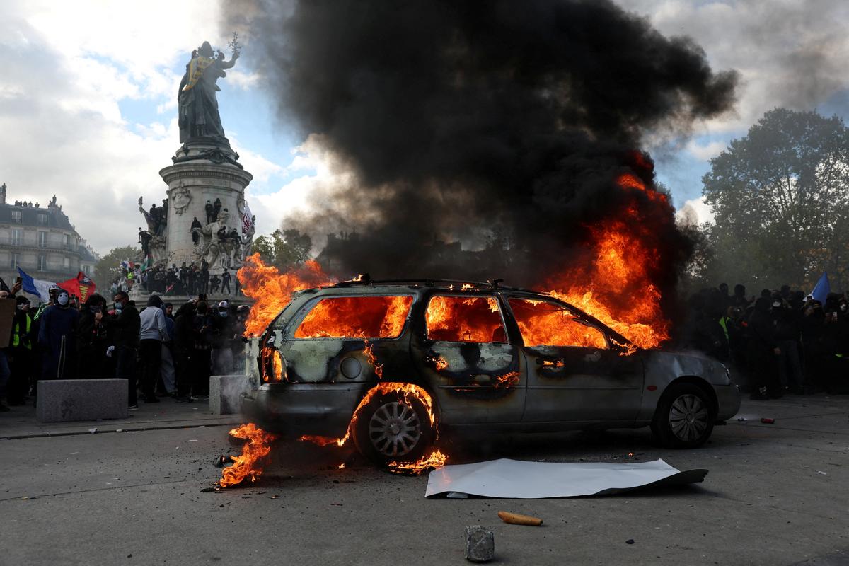 Manifestations du 17 octobre : Sébastien Lecornu annonce 1 200 interpellations, 150 policiers et gendarmes blessés