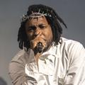 Kendrick Lamar surprend avec une couronne d'épines en diamants