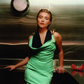 Florence Pugh porte une robe Bottega Veneta.
