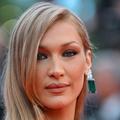 Bella Hadid sur les marches de Cannes, le 13 mai 2025.