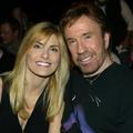 Chuck Norris et son épouse Gena O’Kelley au Mandalay Bay Hotel. (Las Vegasle 31 janvier 2004.)