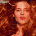 Plus lumineux. Avec le shampooing Vitamino Color A-OX Série Expert, L’Oréal Professionnel. Coiffure Nicolas Jurnjack @ Management Artists. Mise en beauté Alice Ghendrih. Réalisation Julie Gillet. Mannequin Dasha Matkova, (Women Management).