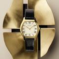 Montre Tortue en or jaune, Cartier.
