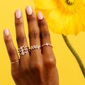 La marque Héloïse et Abélard fabrique tous ses bijoux avec de l’or recyclé et des pierres provenant d’anciens bijoux.