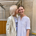 Tendre duo entre Vanessa Bruno et sa fille Lune Bourgogne.