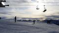 une petite fille gravement blessée après une chute de télésiège de près de 10 mètres