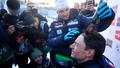 Mondiaux de biathlon : en vidéo, le champion du monde Éric Perrot rasé à la tondeuse pour tenir le pari des Bleus