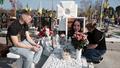à Kiev, les négociations butent sur les tombes des soldats
