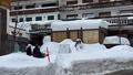 à Crans-Montana deux mois après l’incendie, la station reprend doucement vie