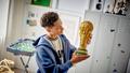 LEGO réalise le rêve des fans de foot avec cette Coupe du Monde grandeur nature, qui cartonne sur le site officiel