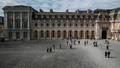 «Le président de la République y travaille» : personne à la tête de Versailles depuis plus de trois mois, un parfum de malédiction