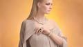 « Chaque pièce est un hommage à la richesse de la symbolique égyptienne » : Van Cleef & Arpels dévoile une magnifique haute joaillerie pharaonique